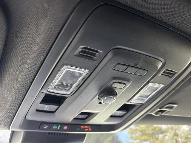 2023 GMC Yukon XL 4WD SLT