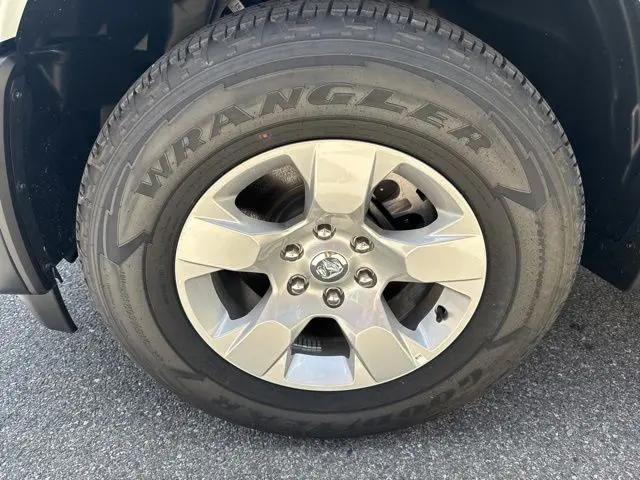 2025 Ram 1500 Tradesman Crew Cab 4x4 5'7" Box