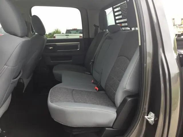 2018 Ram 1500 Big Horn Crew Cab 4x4 5'7" Box