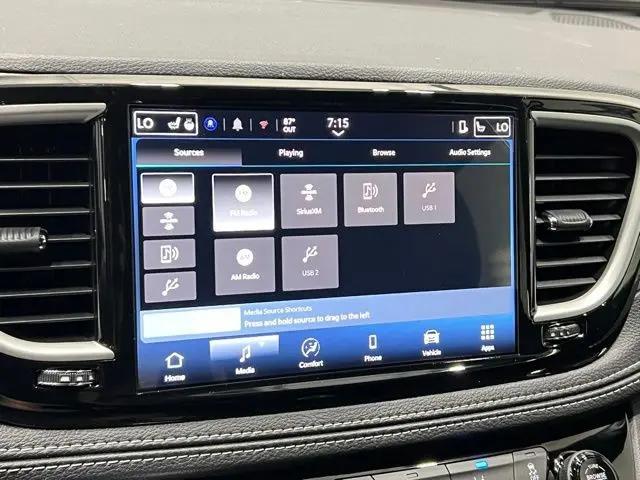 2027 Chrysler Pacifica Select
