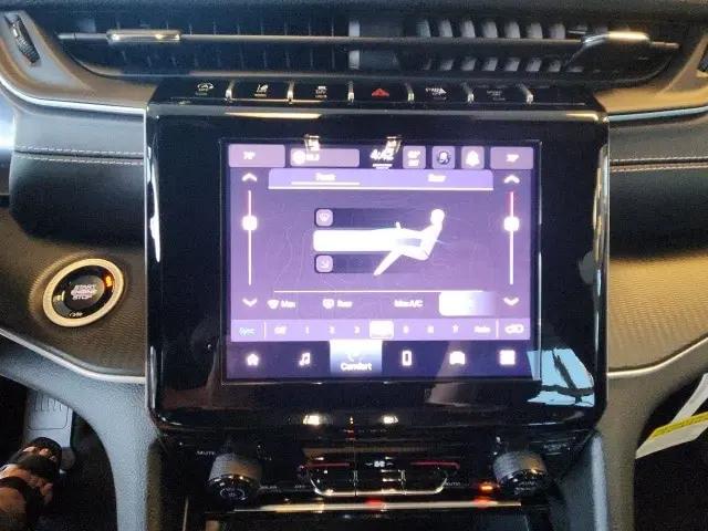 2025 Jeep Grand Cherokee L Laredo X 4x2