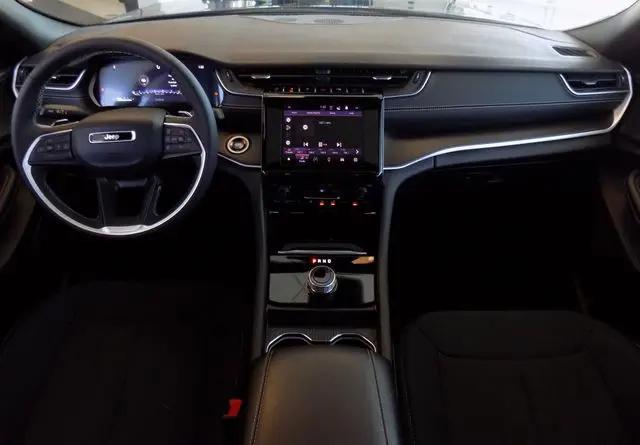 2025 Jeep Grand Cherokee L Laredo X 4x2