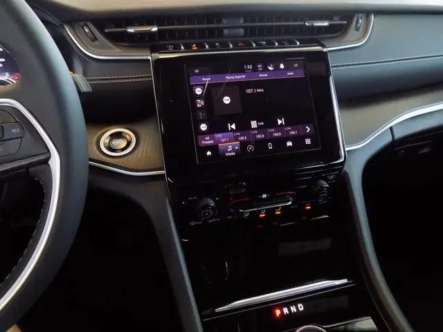 2025 Jeep Grand Cherokee L Laredo X 4x2