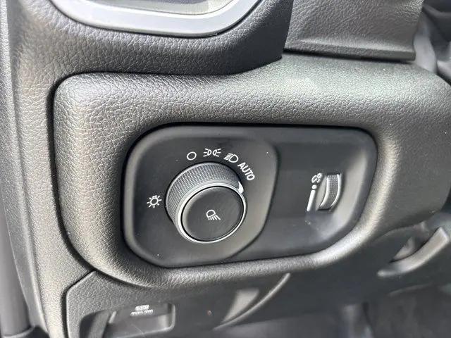 2023 Ram 1500 Big Horn Crew Cab 4x4 5'7" Box