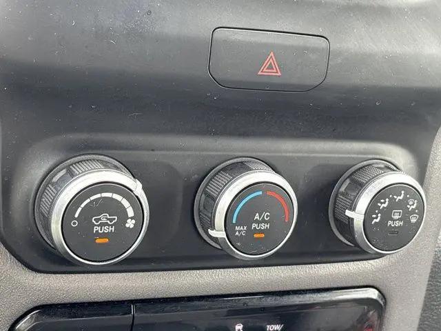 2023 Ram 1500 Big Horn Crew Cab 4x4 5'7" Box