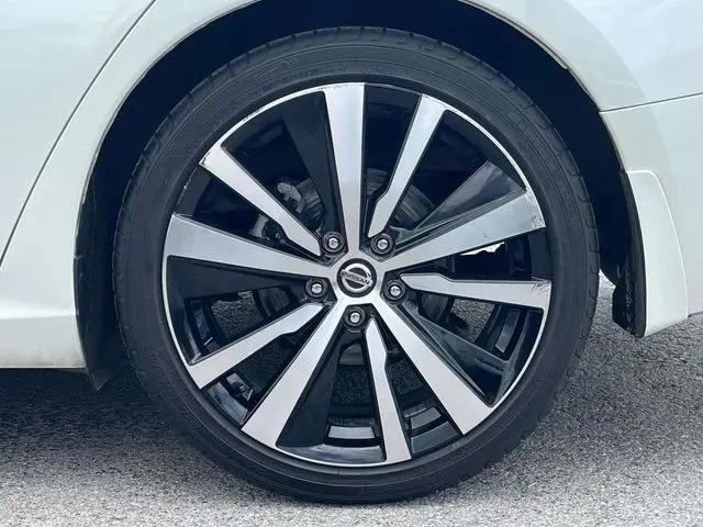 2022 Nissan Altima SR FWD