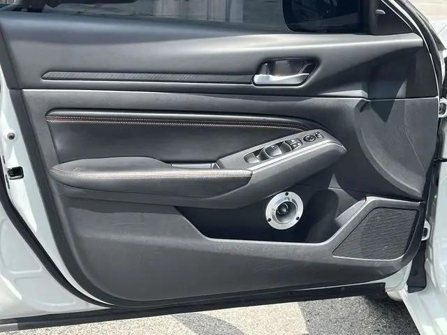 2022 Nissan Altima SR FWD