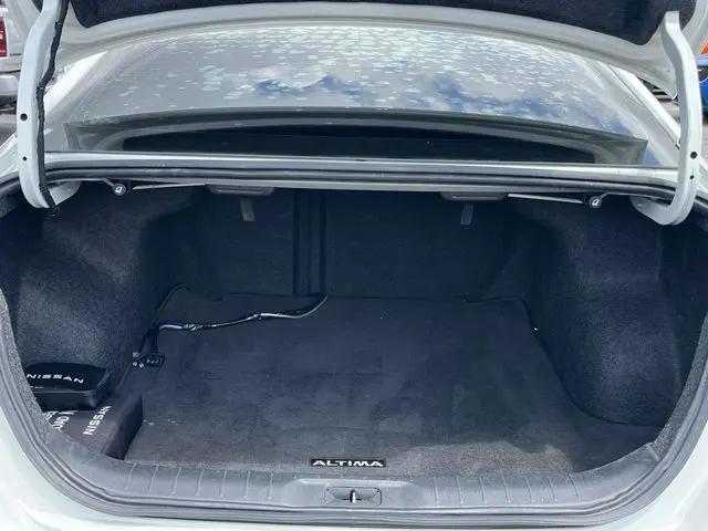 2022 Nissan Altima SR FWD