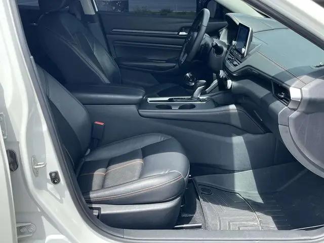 2022 Nissan Altima SR FWD
