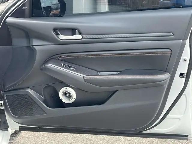 2022 Nissan Altima SR FWD