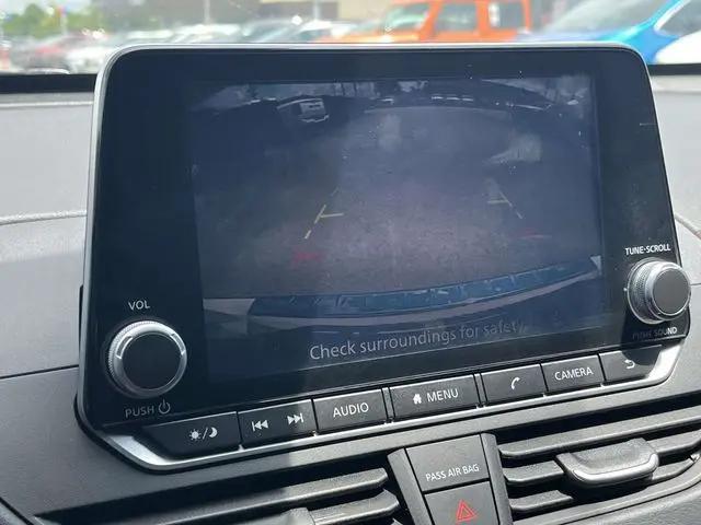 2022 Nissan Altima SR FWD