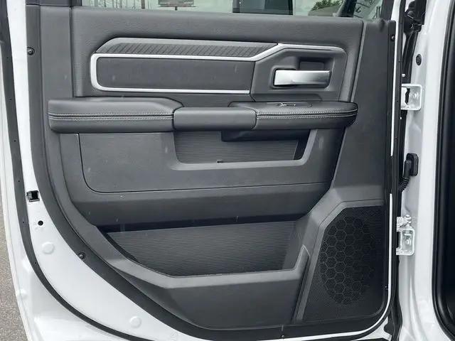 2026 Ram 3500 Big Horn Crew Cab 4x4 8' Box