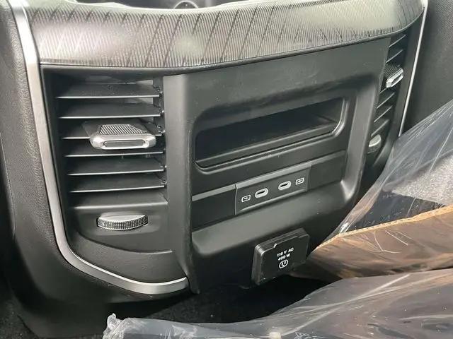 2026 Ram 3500 Big Horn Crew Cab 4x4 8' Box