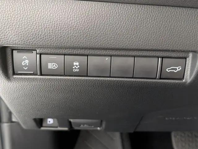 2024 Toyota Venza LE