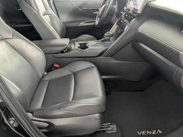 2024 Toyota Venza LE
