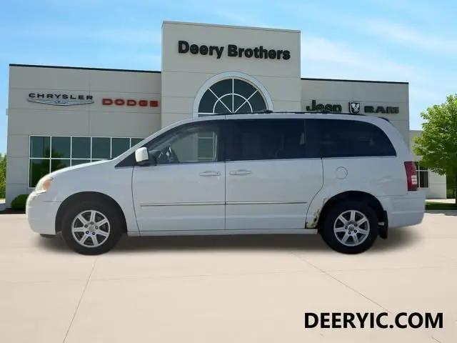 2010 Chrysler Town & Country Touring
