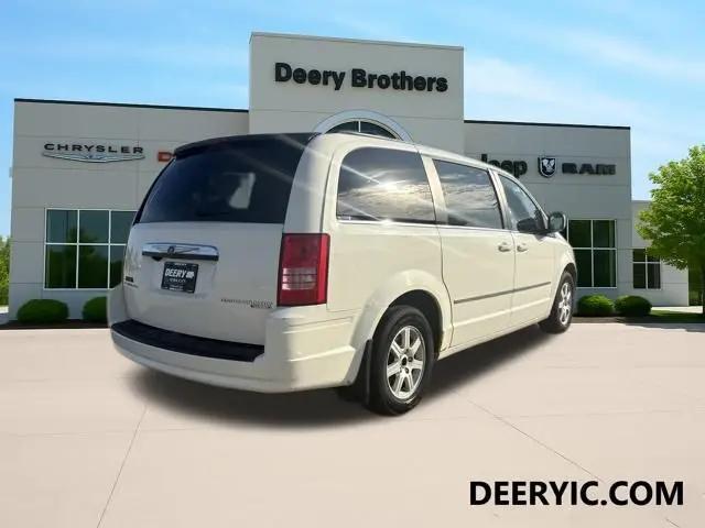 2010 Chrysler Town & Country Touring