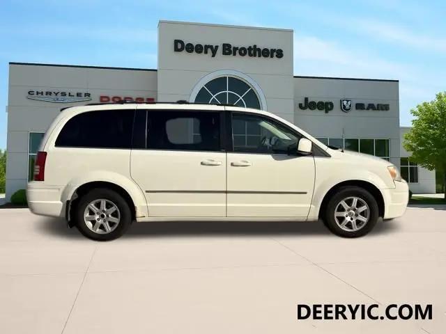 2010 Chrysler Town & Country Touring