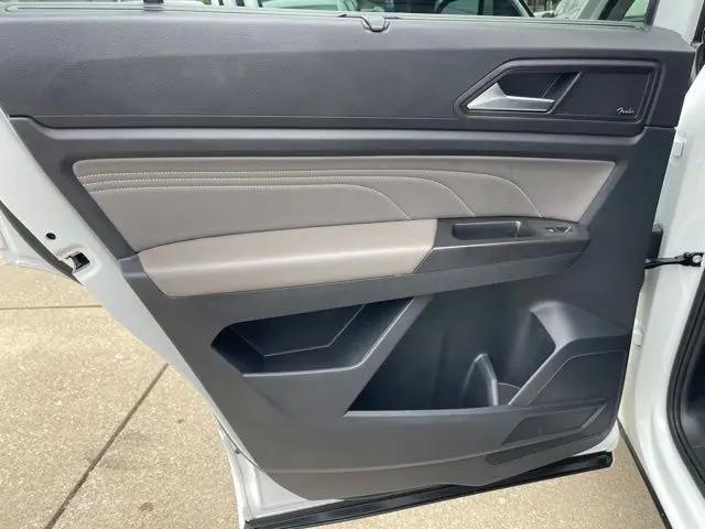 2022 Volkswagen Atlas 3.6L V6 SEL Premium R-Line