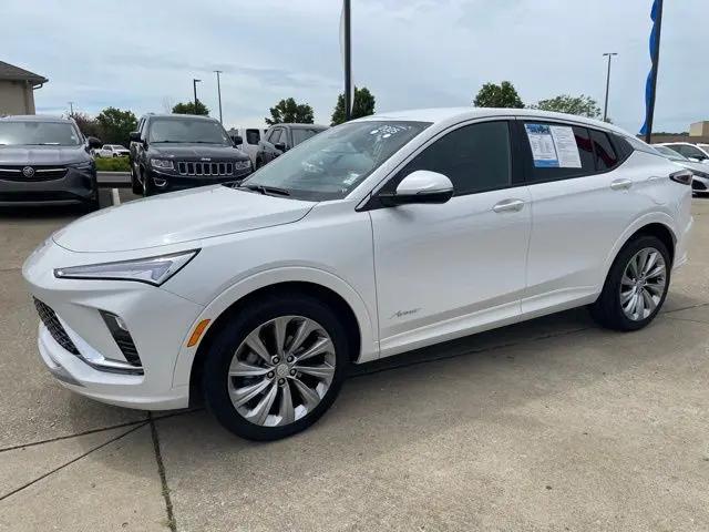 2025 Buick NV Avenir FWD