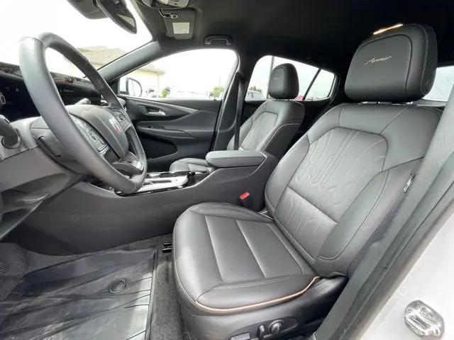 2025 Buick NV Avenir FWD