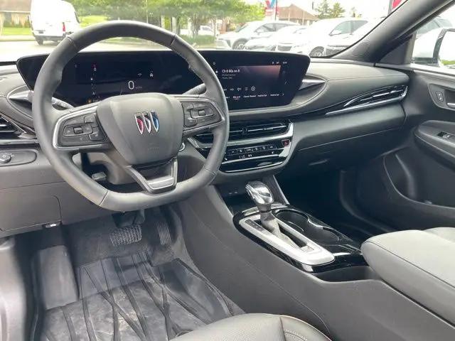 2025 Buick NV Avenir FWD