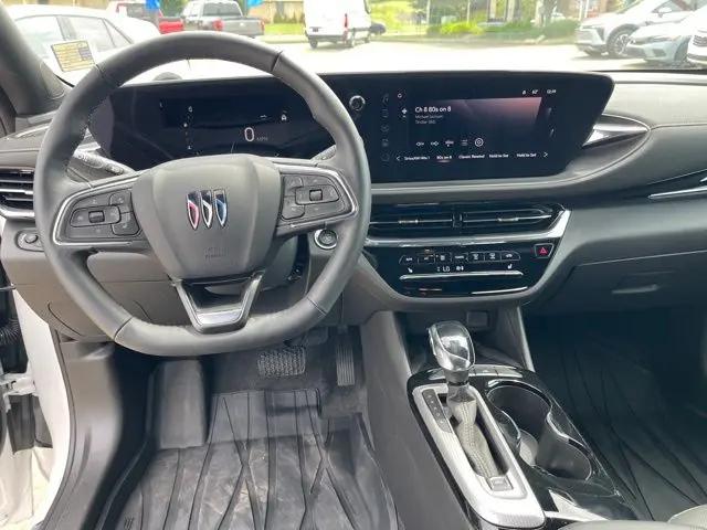 2025 Buick NV Avenir FWD