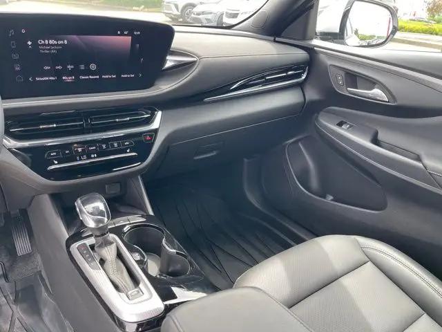 2025 Buick NV Avenir FWD