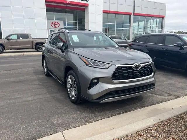 2026 Toyota Highlander Hybrid Platinum