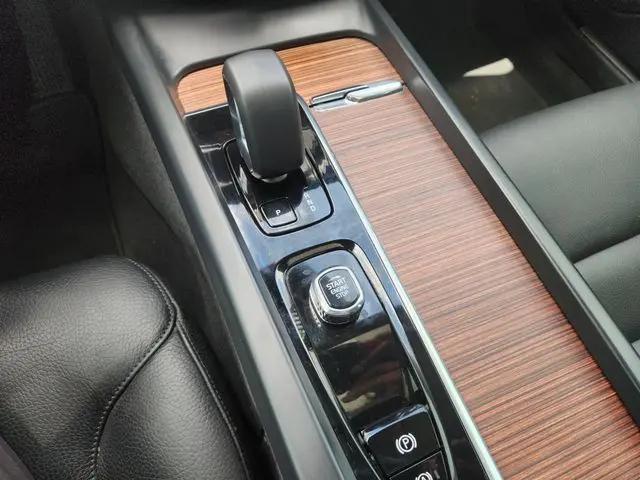2024 Volvo S60 B5 Plus Dark Theme