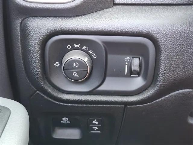 2022 Ram 1500 Lone Star Crew Cab 4x4 5'7" Box