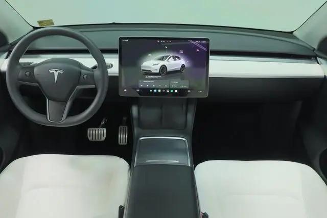 2024 Tesla Model Y Performance Dual Motor All-Wheel Drive