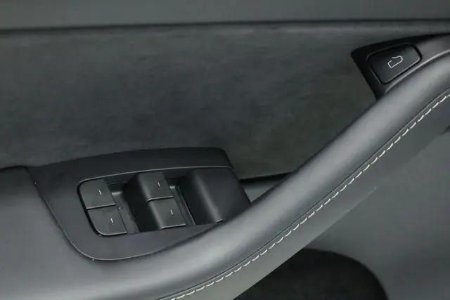 2024 Tesla Model Y Performance Dual Motor All-Wheel Drive