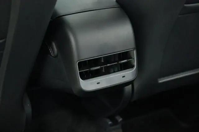 2024 Tesla Model Y Performance Dual Motor All-Wheel Drive