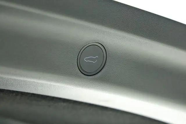 2024 Tesla Model Y Performance Dual Motor All-Wheel Drive
