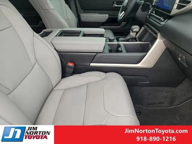 2026 Toyota Tundra Limited CrewMax 5.5' Bed