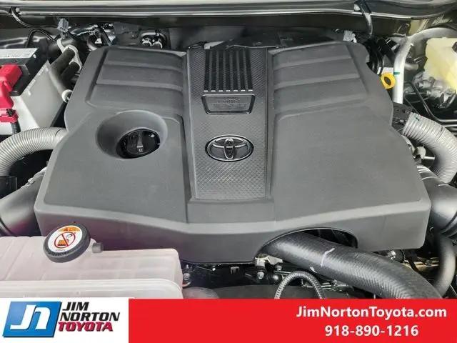 2026 Toyota Tundra Limited CrewMax 5.5' Bed
