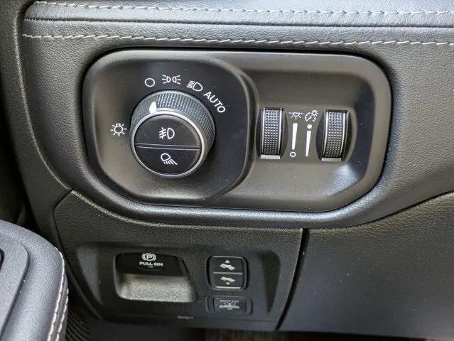 2025 Ram 1500 Limited Crew Cab 4x4 5'7" Box