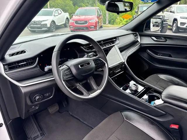 2023 Jeep Grand Cherokee Altitude 4x2