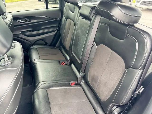 2023 Jeep Grand Cherokee Altitude 4x2