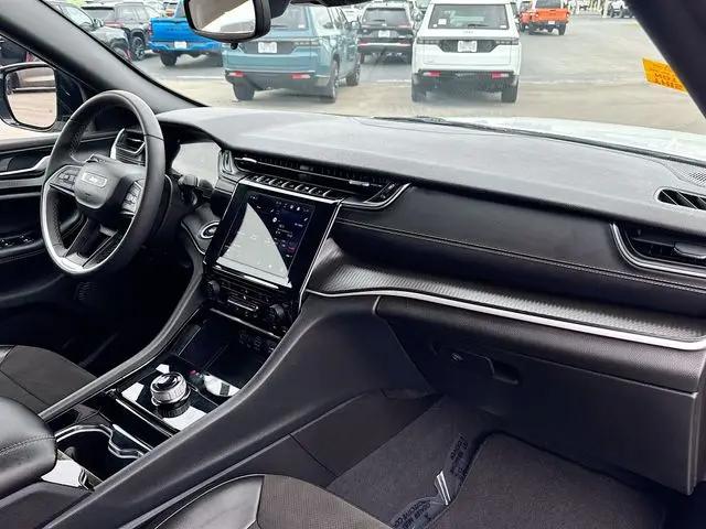 2023 Jeep Grand Cherokee Altitude 4x2