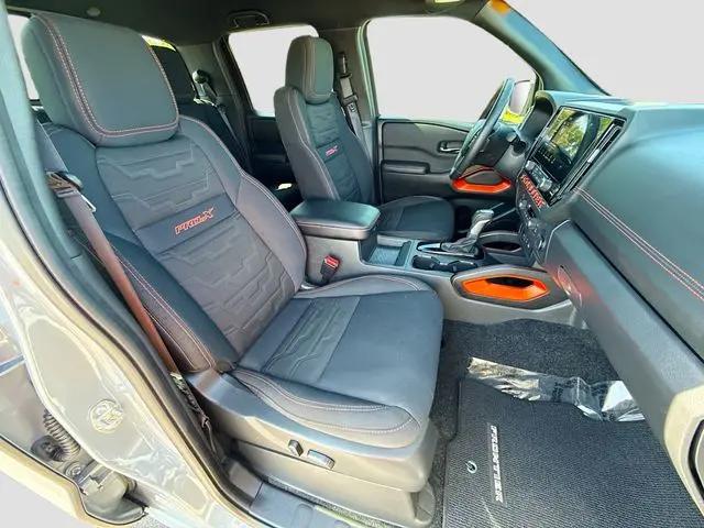 2025 Nissan Frontier Crew Cab PRO-X 4x2