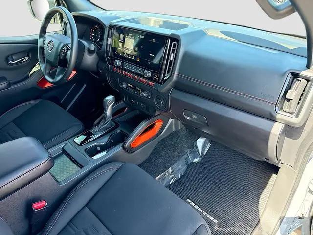 2025 Nissan Frontier Crew Cab PRO-X 4x2