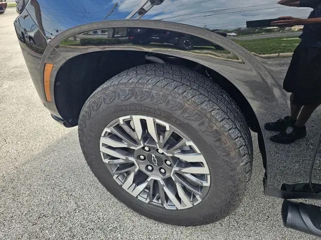 2025 Chevrolet Suburban 4WD Z71