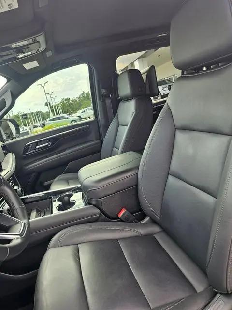 2025 Chevrolet Suburban 4WD Z71
