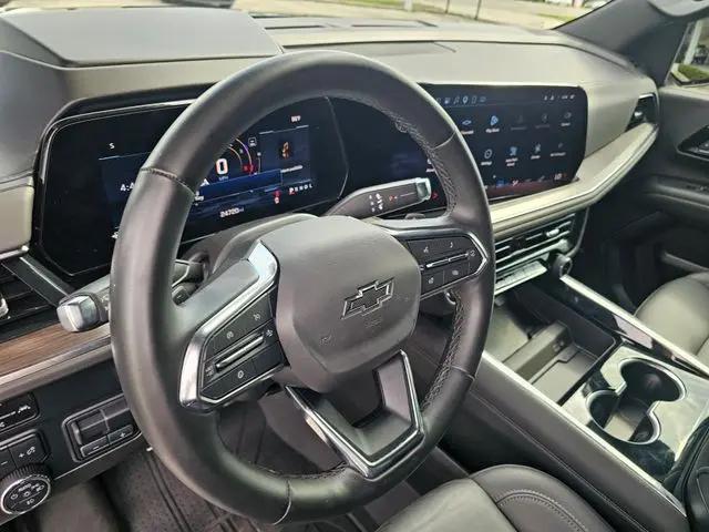 2025 Chevrolet Suburban 4WD Z71