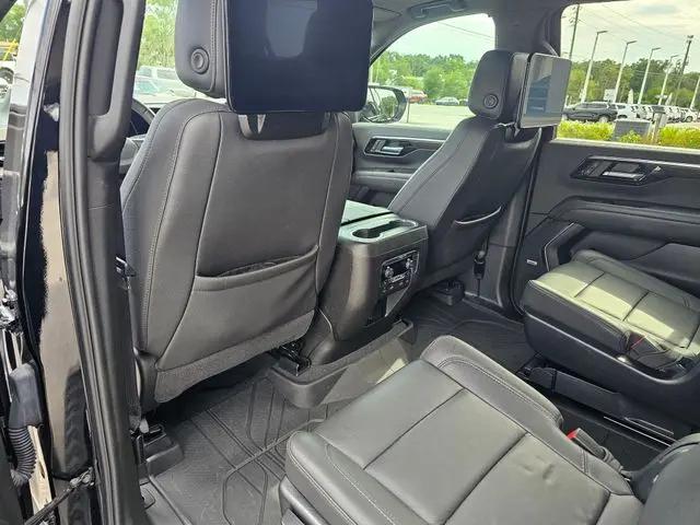 2025 Chevrolet Suburban 4WD Z71