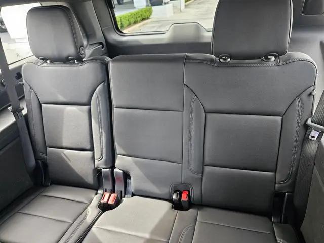 2025 Chevrolet Suburban 4WD Z71