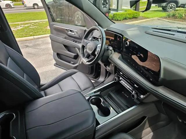 2025 Chevrolet Suburban 4WD Z71