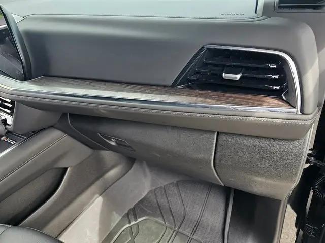 2025 Chevrolet Suburban 4WD Z71